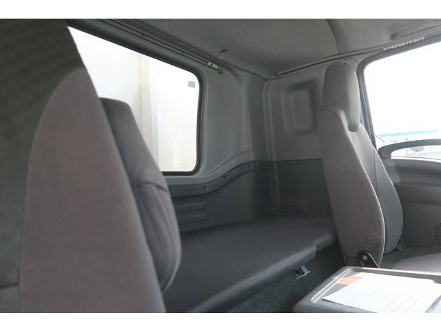 いすゞフォワードアルミウイング中型（4t）[写真08]