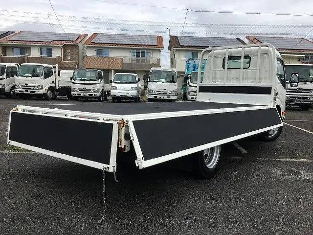 日野デュトロ平ボディ小型（2t・3t）[写真11]