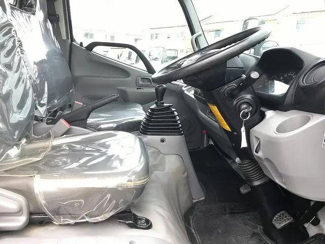 日野デュトロ平ボディ小型（2t・3t）[写真29]