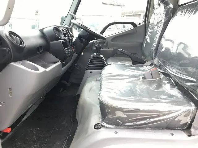 日野デュトロ平ボディ小型（2t・3t）[写真30]