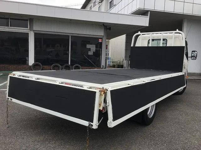 日野デュトロ平ボディ小型（2t・3t）[写真10]