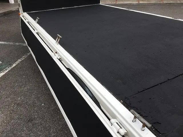 日野デュトロ平ボディ小型（2t・3t）[写真15]