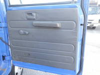 いすゞエルフダブルキャブ・ダンプ小型（2t・3t）[写真20]