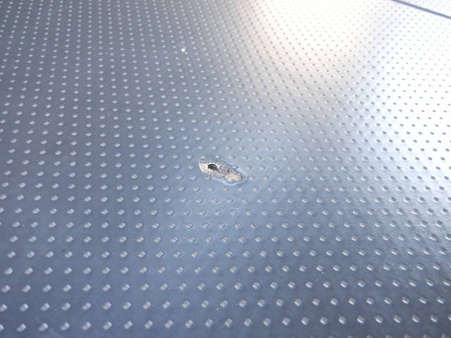 いすゞエルフダブルキャブ・ダンプ小型（2t・3t）[写真21]