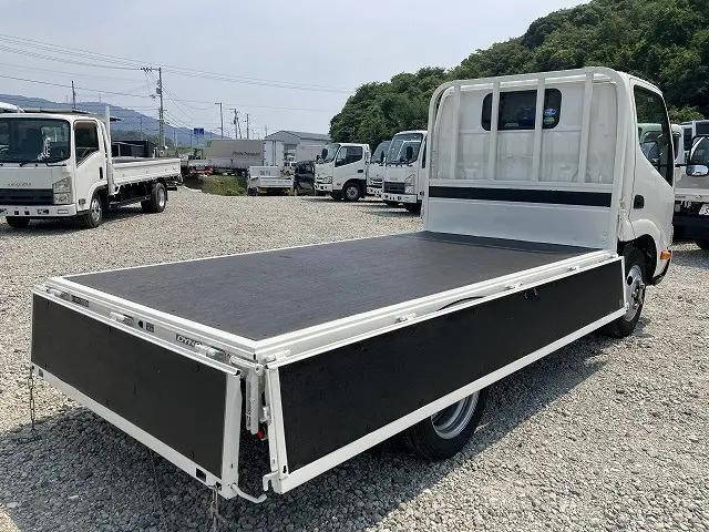 トヨタダイナ平ボディ小型（2t・3t）[写真11]