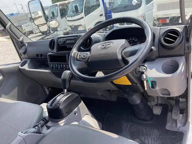 トヨタダイナ平ボディ小型（2t・3t）[写真30]