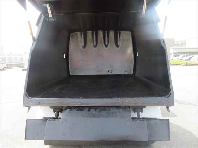 いすゞエルフパッカー車（塵芥車）小型（2t・3t）[写真16]