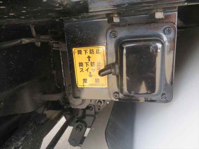 いすゞエルフパッカー車（塵芥車）小型（2t・3t）[写真18]