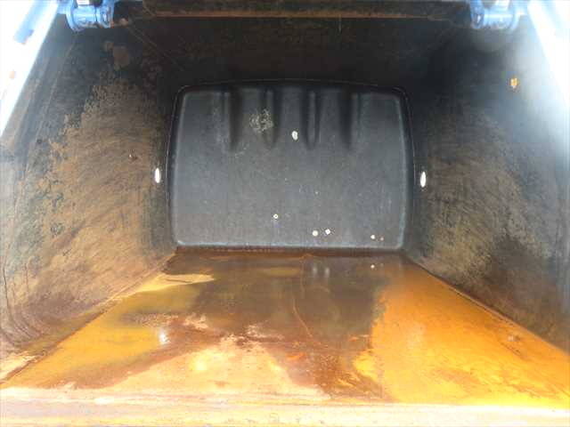 いすゞエルフパッカー車（塵芥車）小型（2t・3t）[写真30]