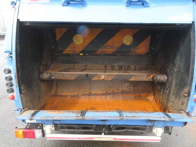 いすゞエルフパッカー車（塵芥車）小型（2t・3t）[写真31]