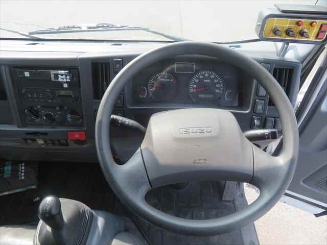 いすゞエルフパッカー車（塵芥車）小型（2t・3t）[写真34]