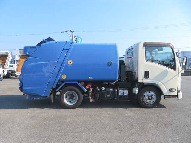 いすゞエルフパッカー車（塵芥車）小型（2t・3t）[写真09]