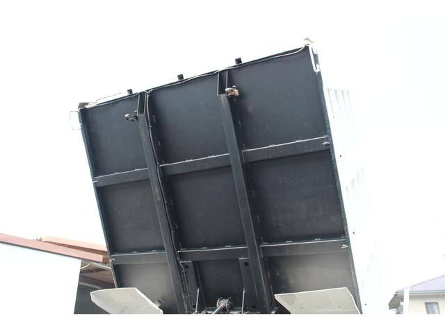 日野レンジャー深ダンプ（土砂禁ダンプ）中型（4t）[写真18]