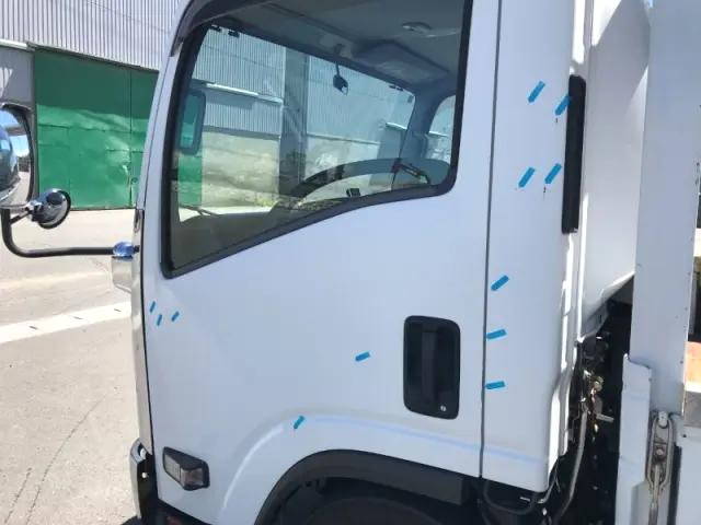 いすゞエルフ平ボディ小型（2t・3t）[写真26]