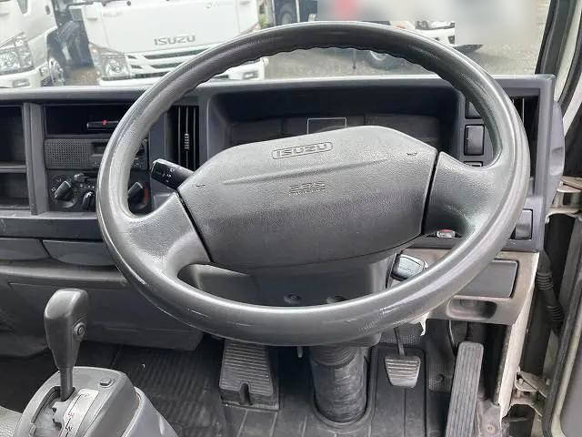 いすゞエルフダブルキャブ（Wキャブ）小型（2t・3t）[写真29]