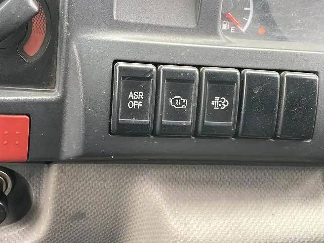 いすゞエルフダブルキャブ（Wキャブ）小型（2t・3t）[写真38]