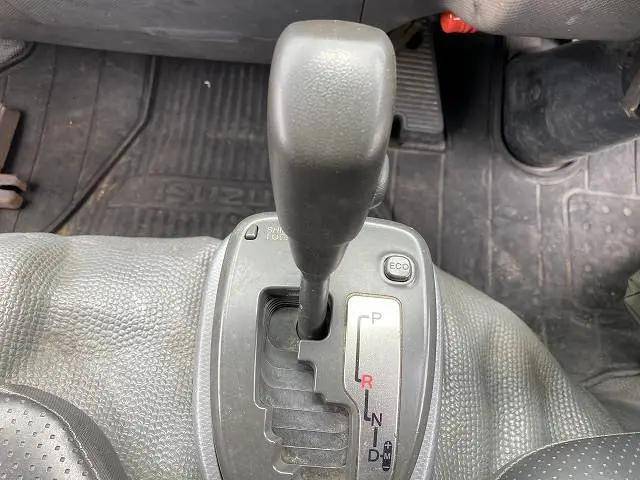 いすゞエルフダブルキャブ（Wキャブ）小型（2t・3t）[写真40]