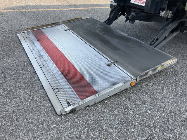 日野レンジャー冷凍車（冷蔵車）中型（4t）[写真17]