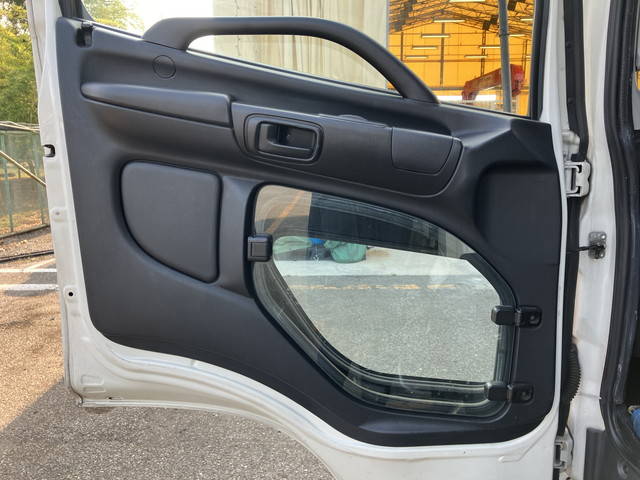 日野レンジャー冷凍車（冷蔵車）中型（4t）[写真31]