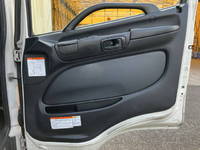 日野レンジャー冷凍車（冷蔵車）中型（4t）[写真32]