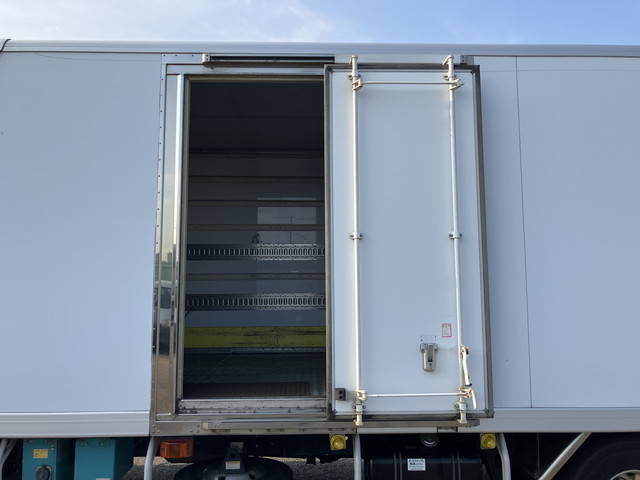 日野レンジャー冷凍車（冷蔵車）中型（4t）[写真06]