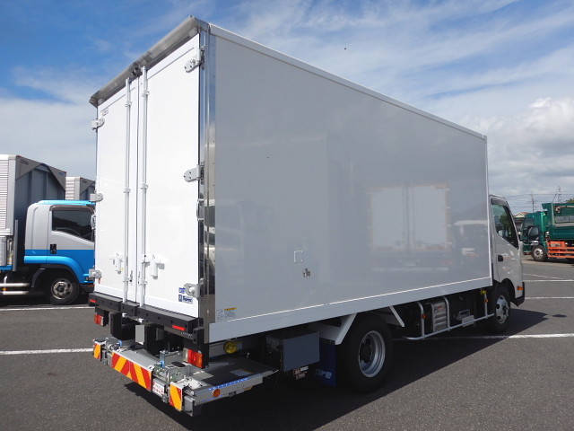 トヨタその他の車種冷凍車（冷蔵車）小型（2t・3t）[写真02]