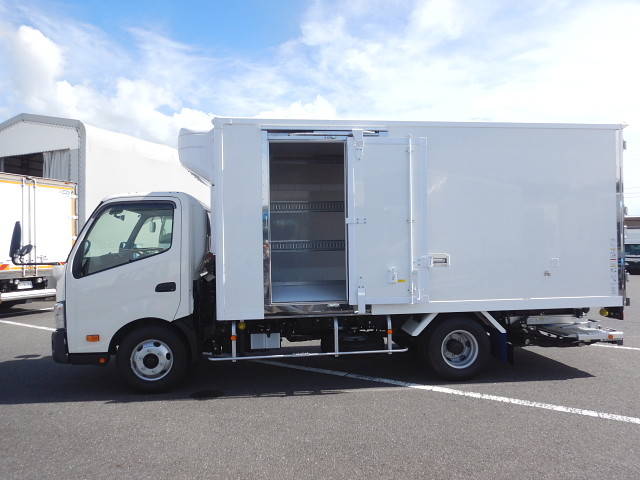 トヨタその他の車種冷凍車（冷蔵車）小型（2t・3t）[写真25]