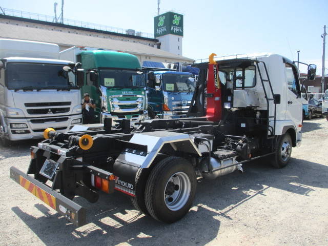 三菱ふそうファイターコンテナ専用車中型（4t）[写真02]