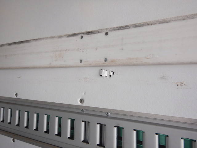 日野レンジャーアルミウイング中型（4t）[写真33]