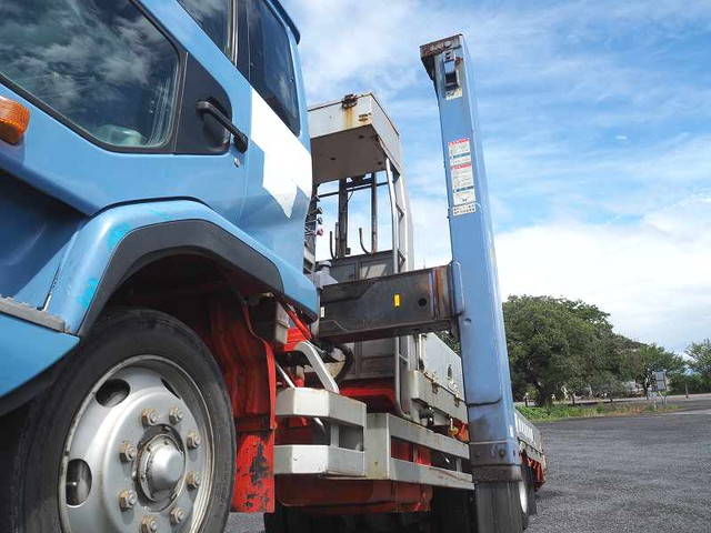 UDトラックスコンドルセルフクレーン4段増トン（6t・8t）[写真11]