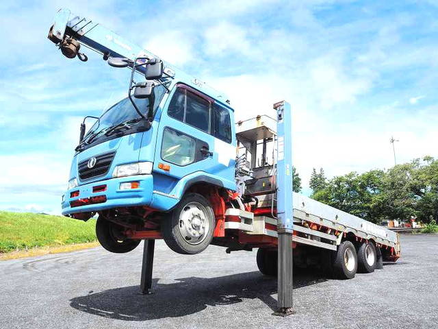 UDトラックスコンドルセルフクレーン4段増トン（6t・8t）[写真03]