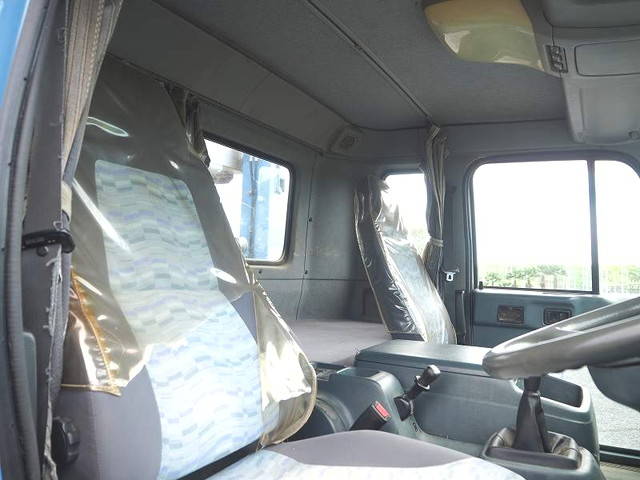 UDトラックスコンドルセルフクレーン4段増トン（6t・8t）[写真37]