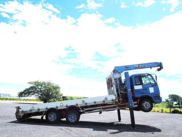 UDトラックスコンドルセルフクレーン4段増トン（6t・8t）[写真07]