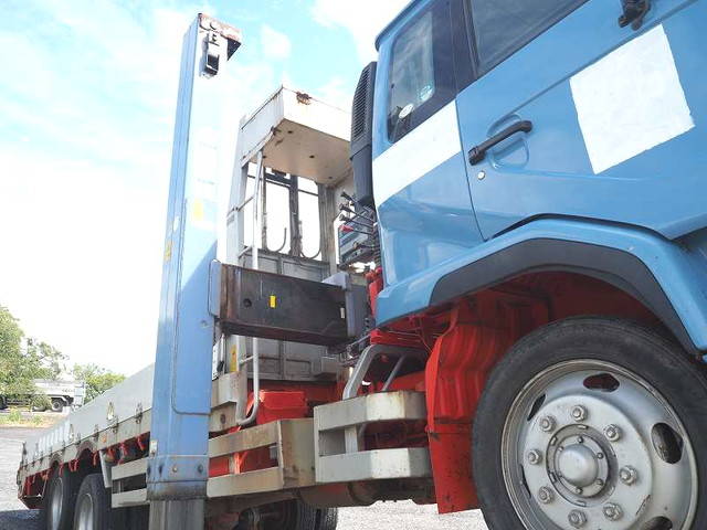 UDトラックスコンドルセルフクレーン4段増トン（6t・8t）[写真09]