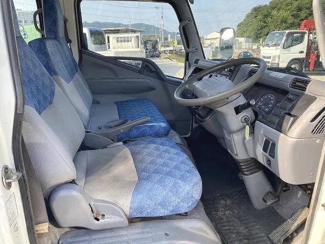 三菱ふそうキャンターガッツダブルキャブ（Wキャブ）小型（2t・3t）[写真27]