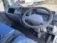 三菱ふそうキャンターガッツダブルキャブ（Wキャブ）小型（2t・3t）[写真30]