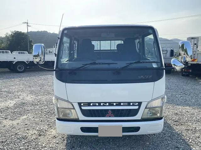三菱ふそうキャンターガッツダブルキャブ（Wキャブ）小型（2t・3t）[写真03]
