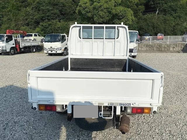 三菱ふそうキャンターガッツダブルキャブ（Wキャブ）小型（2t・3t）[写真06]