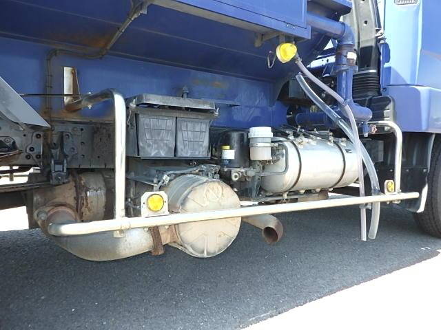 三菱ふそうファイタータンク車（タンクローリー）中型（4t）[写真14]