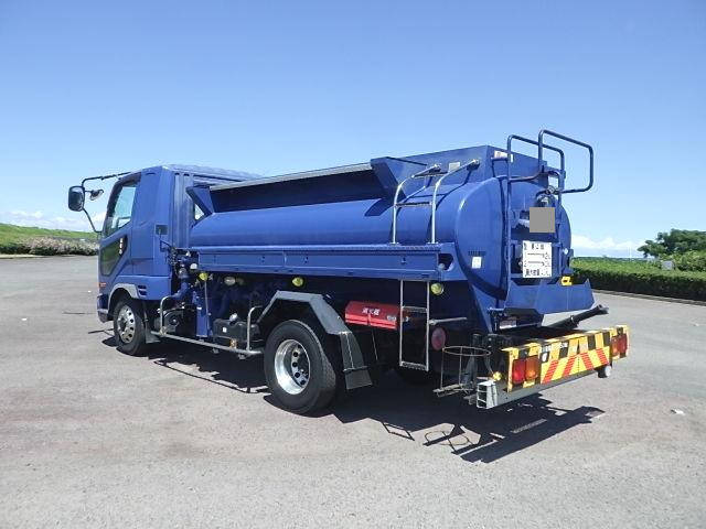 三菱ふそうファイタータンク車（タンクローリー）中型（4t）[写真02]