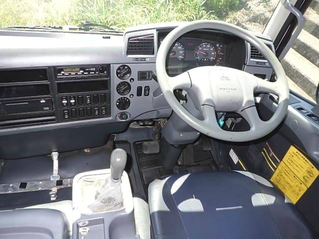 三菱ふそうファイタータンク車（タンクローリー）中型（4t）[写真24]