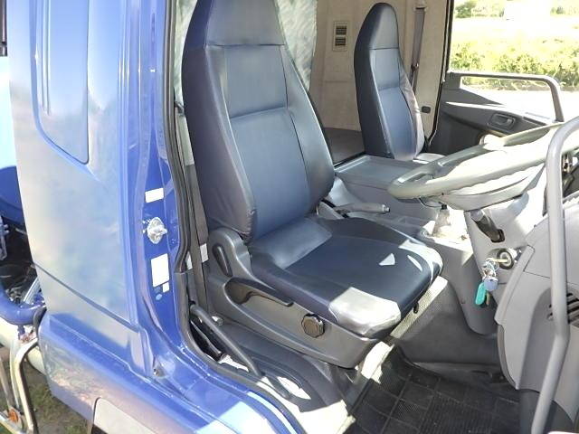 三菱ふそうファイタータンク車（タンクローリー）中型（4t）[写真25]