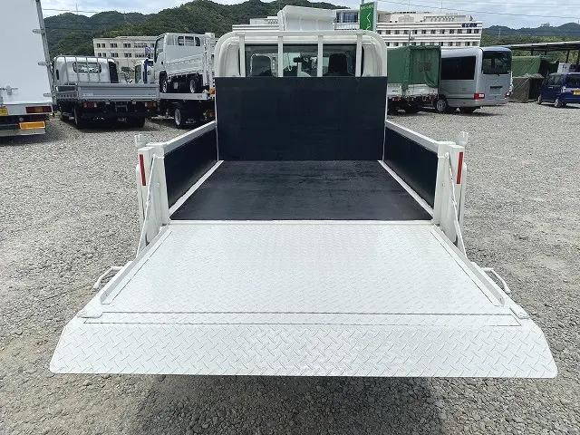 日野デュトロダブルキャブ（Wキャブ）小型（2t・3t）[写真17]