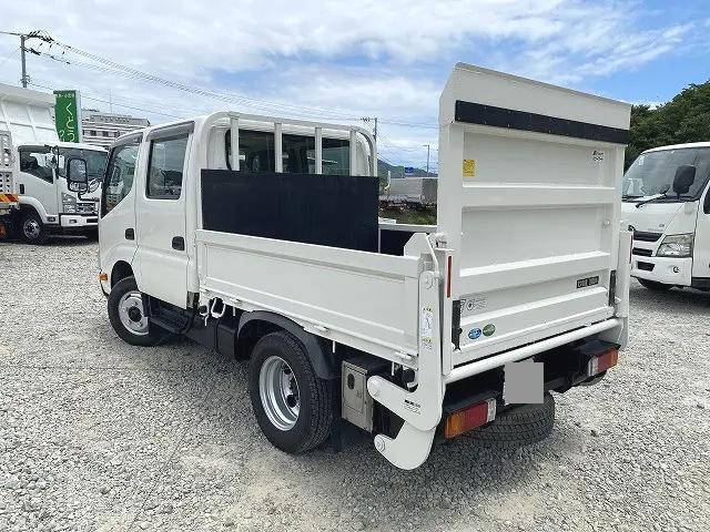 日野デュトロダブルキャブ（Wキャブ）小型（2t・3t）[写真02]