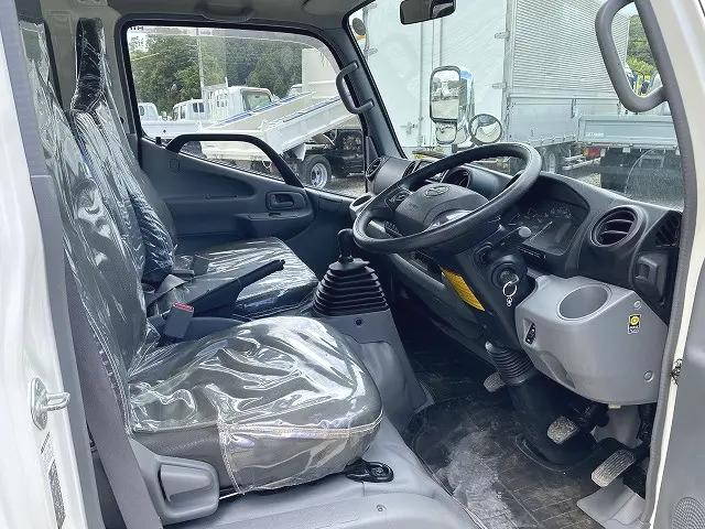 日野デュトロダブルキャブ（Wキャブ）小型（2t・3t）[写真22]