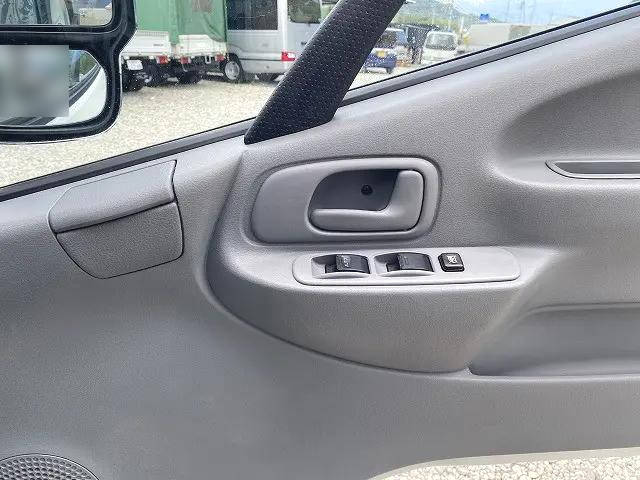 日野デュトロダブルキャブ（Wキャブ）小型（2t・3t）[写真25]