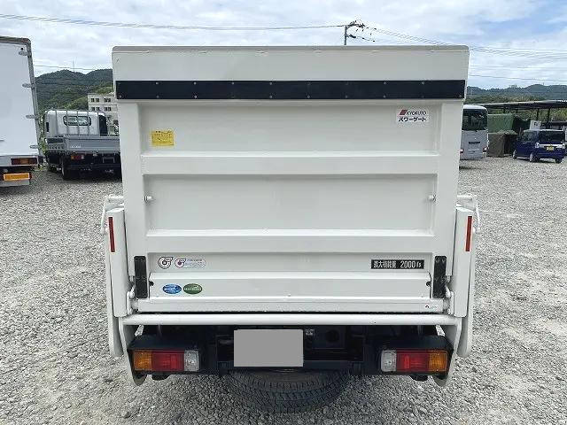 日野デュトロダブルキャブ（Wキャブ）小型（2t・3t）[写真03]