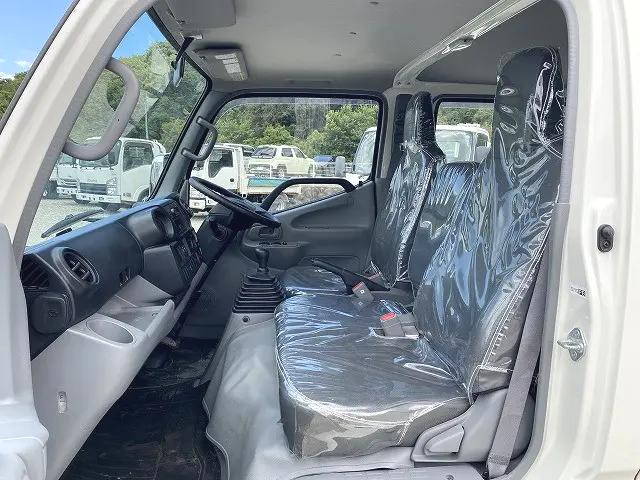 日野デュトロダブルキャブ（Wキャブ）小型（2t・3t）[写真30]