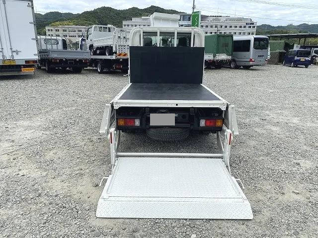 日野デュトロダブルキャブ（Wキャブ）小型（2t・3t）[写真09]