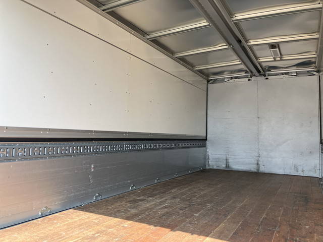 三菱ふそうキャンターアルミウイング小型（2t・3t）[写真12]